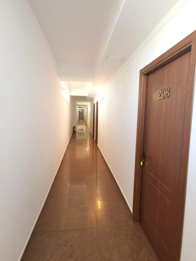 Hotel Dinastia Piteşti Buitenkant foto