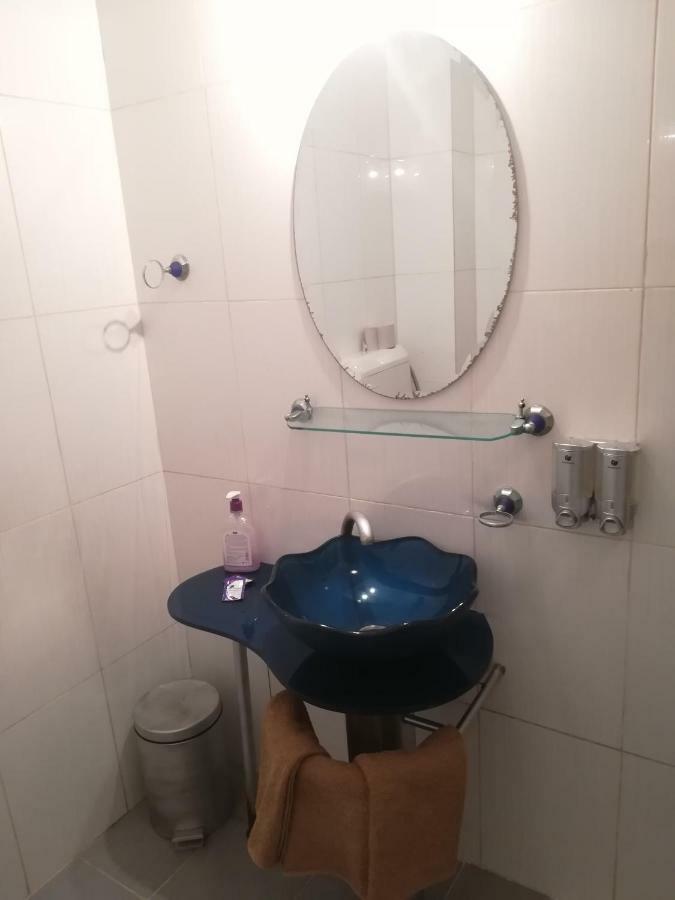Hotel Dinastia Piteşti Buitenkant foto